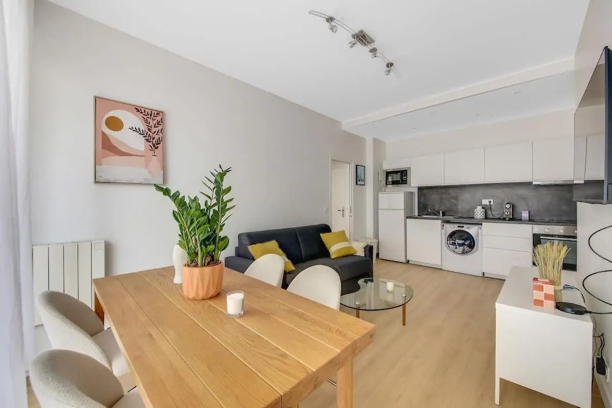 Charming Apartment Near Eiffel Tower 2Br II Paris