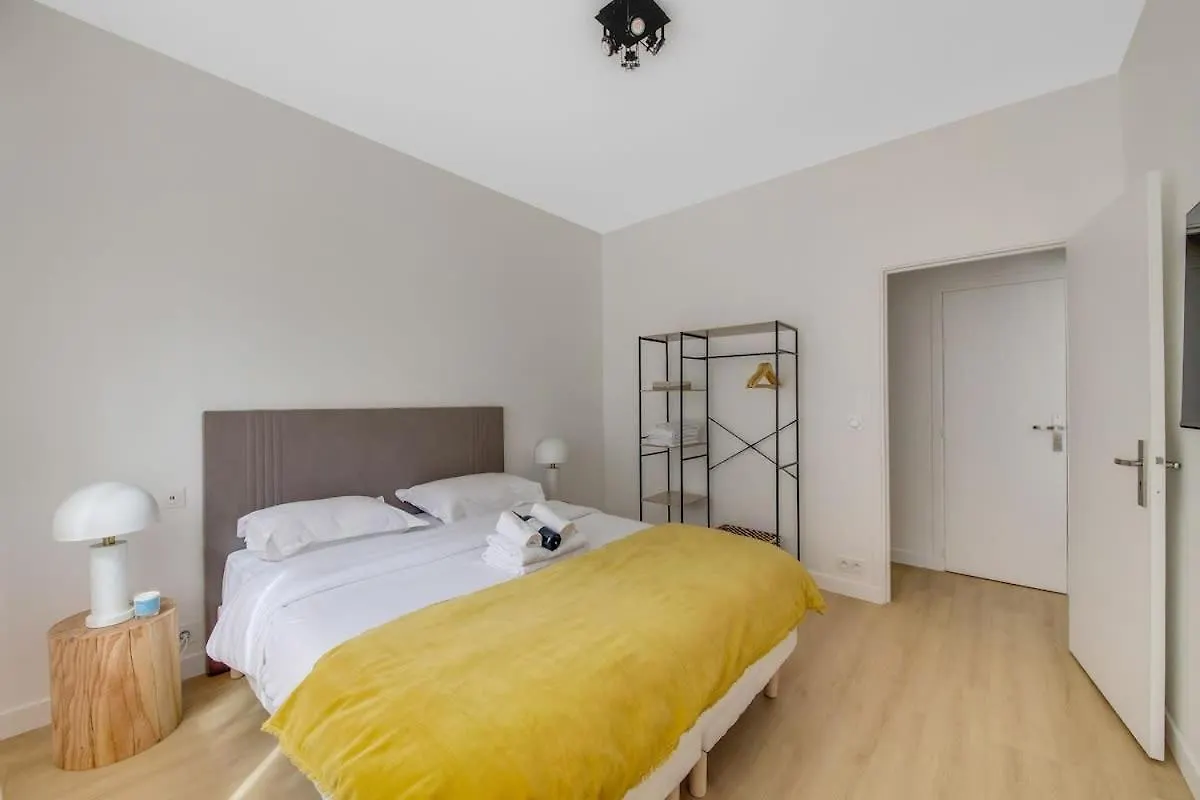Charming Apartment Near Eiffel Tower 2Br II Paris 0*,  France